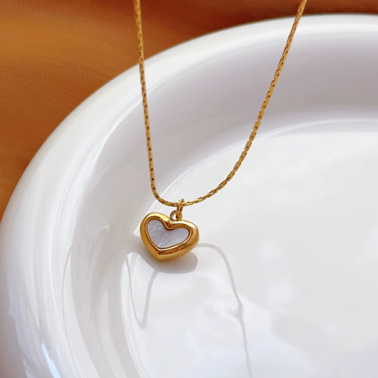 Stainless Steel Female Black/White Heart Pendant Necklace 