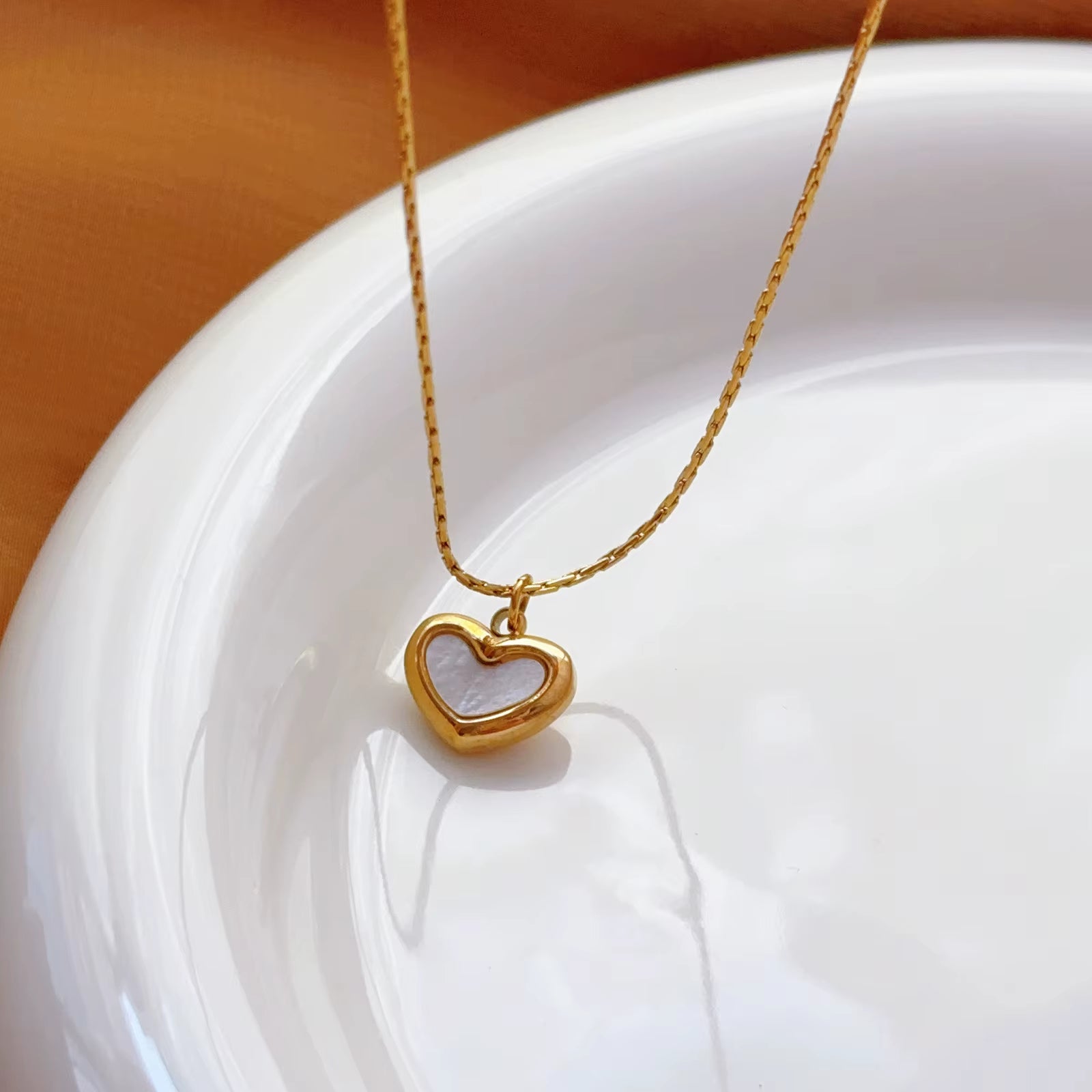 Stainless Steel Female Black/White Heart Pendant Necklace 